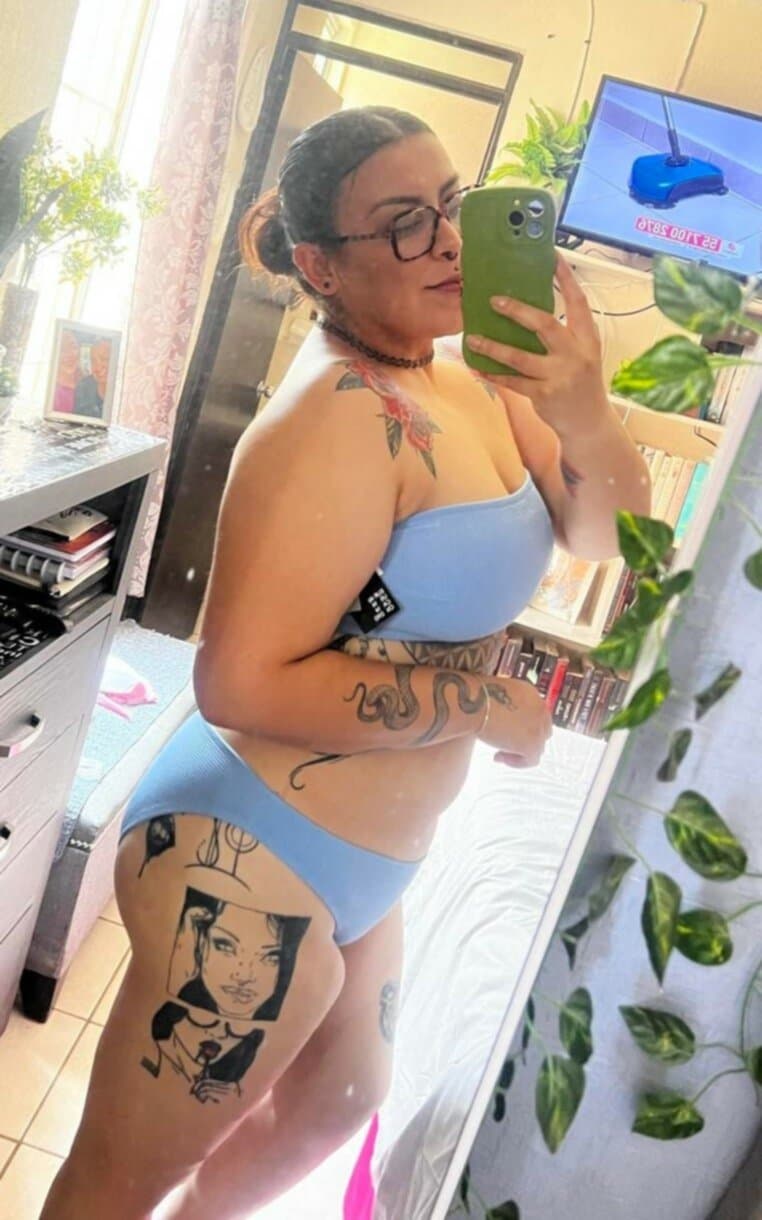 hot alt latina smoker A