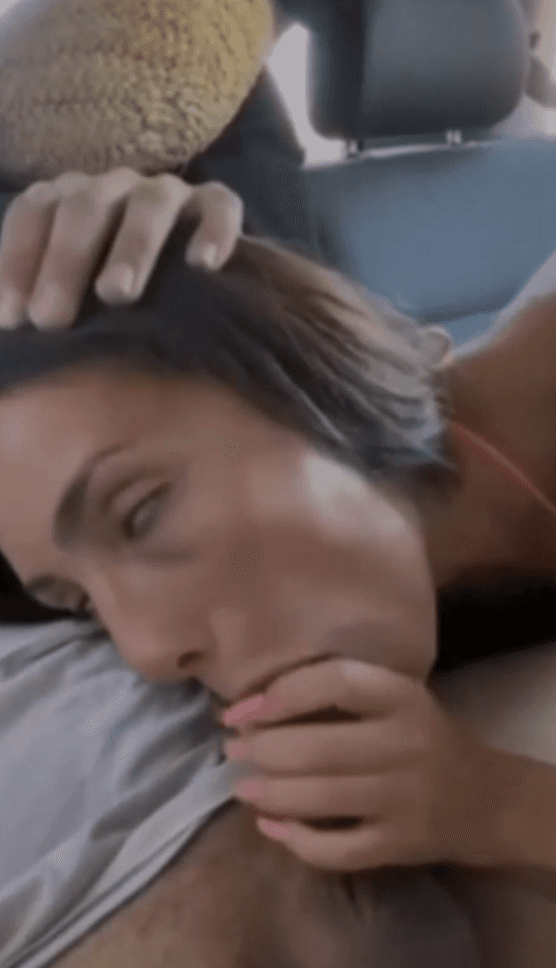 Latina babe blowjob in the car backseat