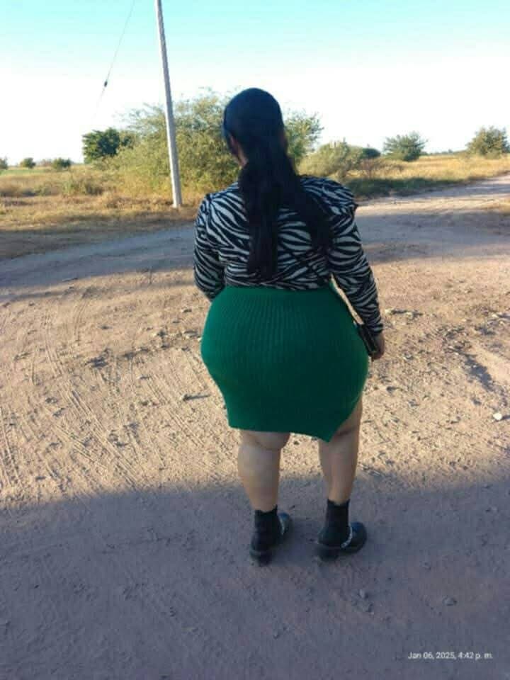 PEAR SHAPE THICK CURVY LATINA SSBBW BIG BOOTY ASS