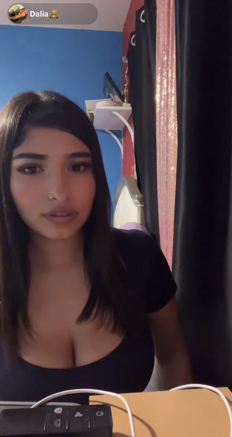 TikTok girl- Dalia