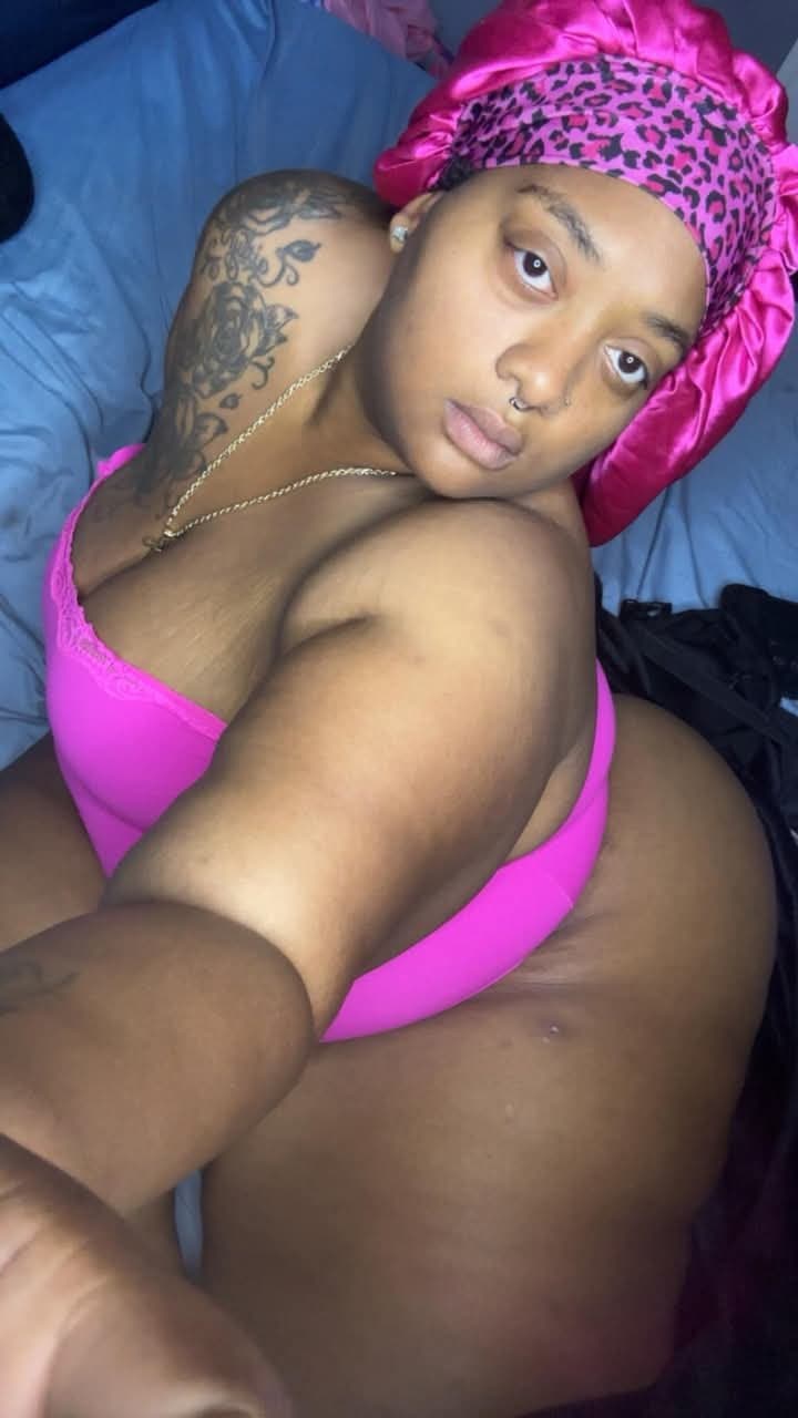 HUGE SSBBW SEXY ASS BOOTY