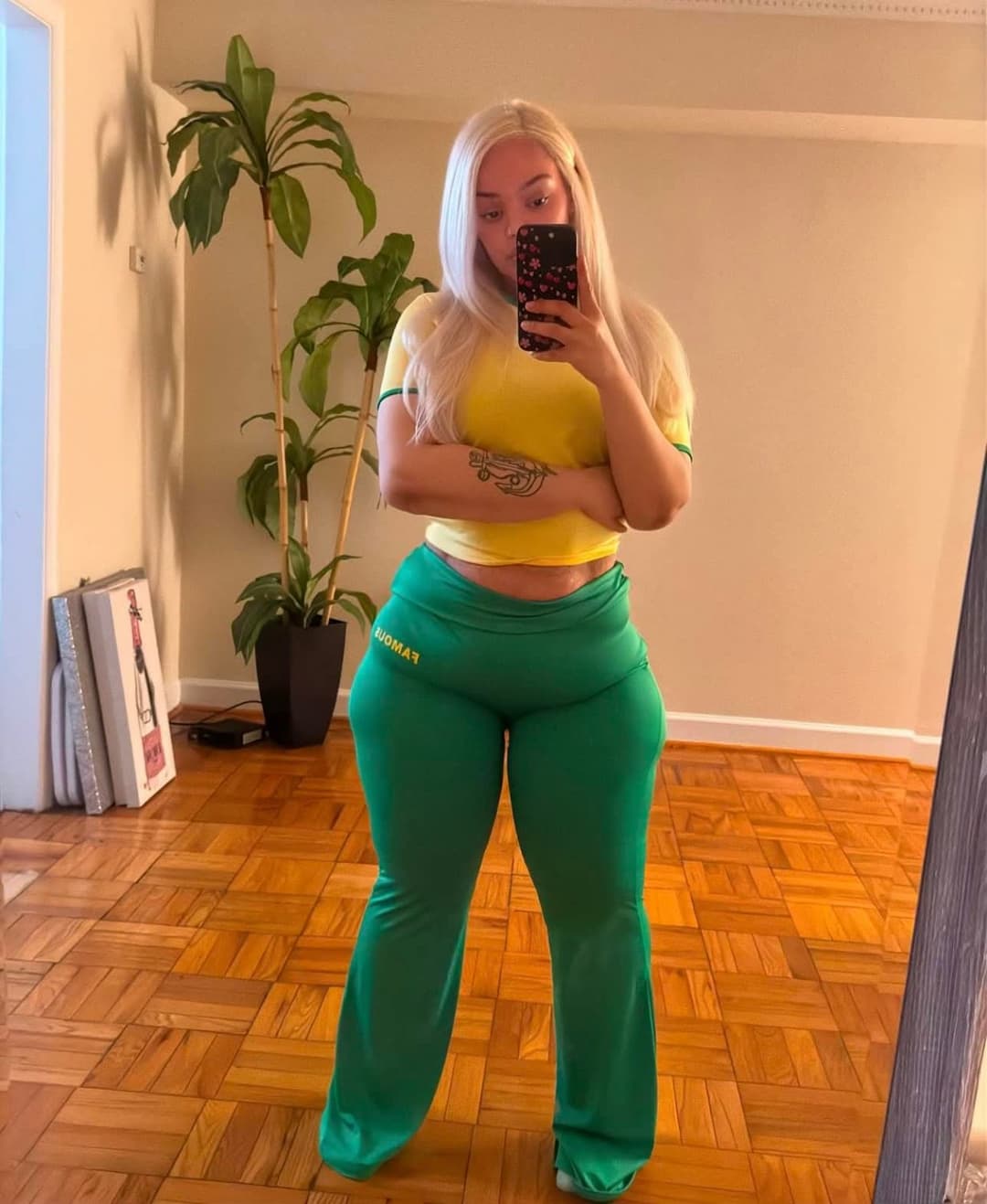 THICK CURVY EBONY BIG BOOTY