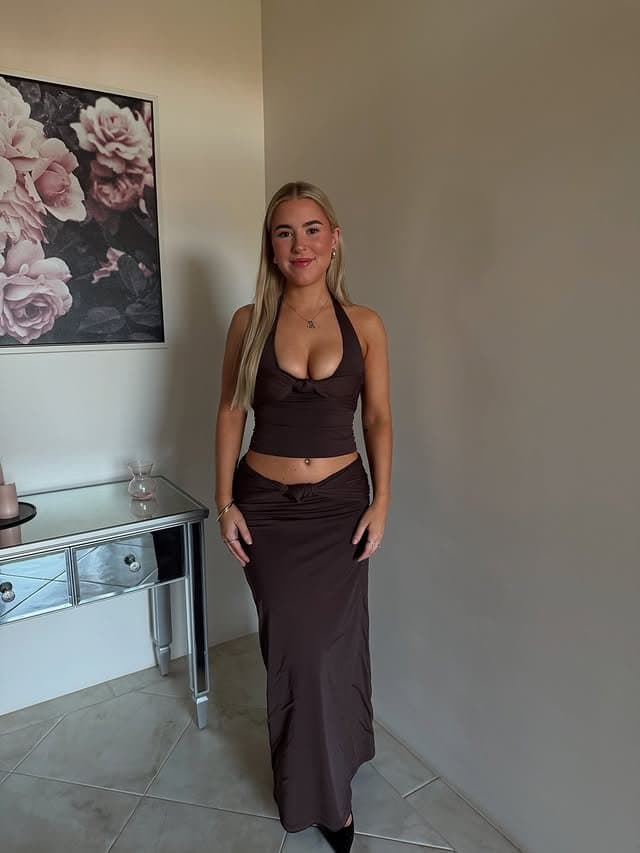 Sexy busty blonde teen Ashlyn