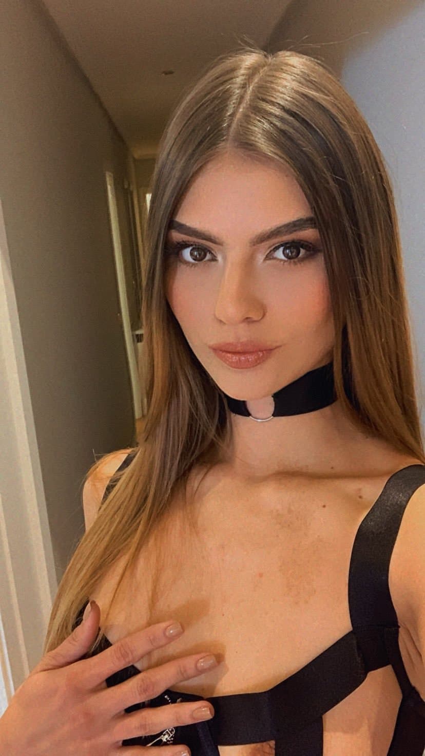 Supermodel goddess drinks sperm from 100 men