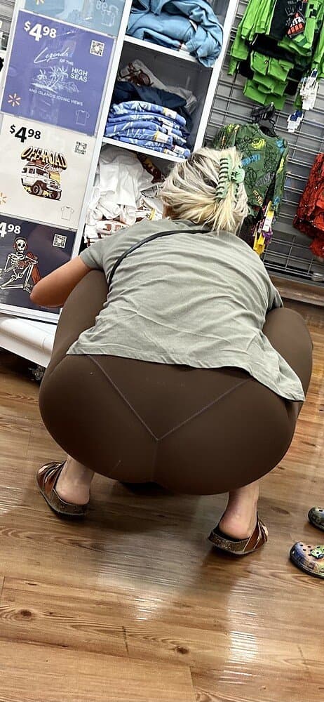 brown leggings older blonde milf flexible af. already know she a freak in the ?