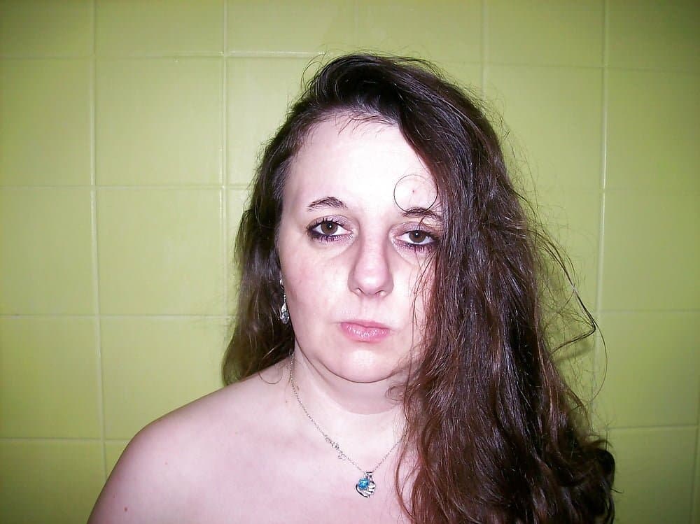 Je suis disponible pour vous venez nombreux pour me remplir le cul