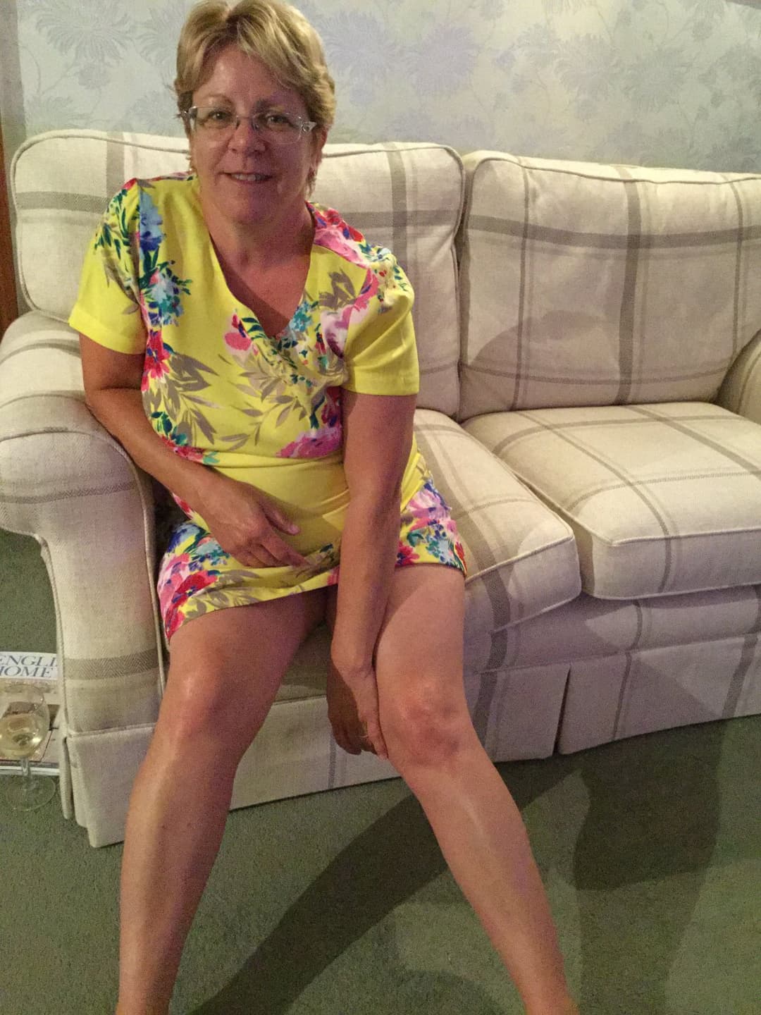 wife fucks in yellow dress