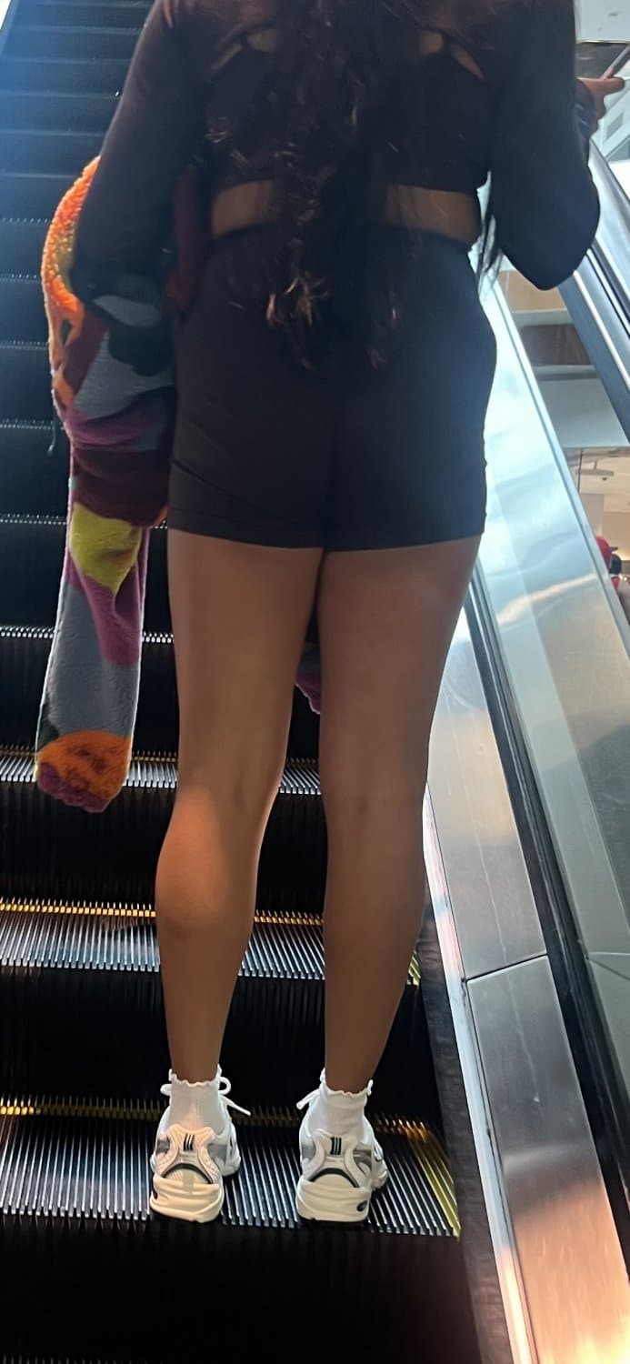 Elevator Milf Candid Shopping