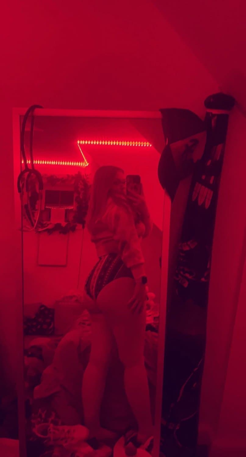 Click to view full size Thick Blonde Trophy Teen Leaked