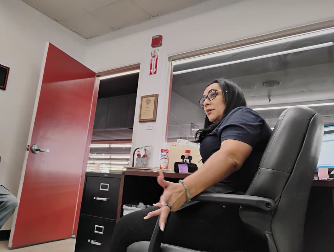 Creepshot on my Sexy fucking slutty manger mmm