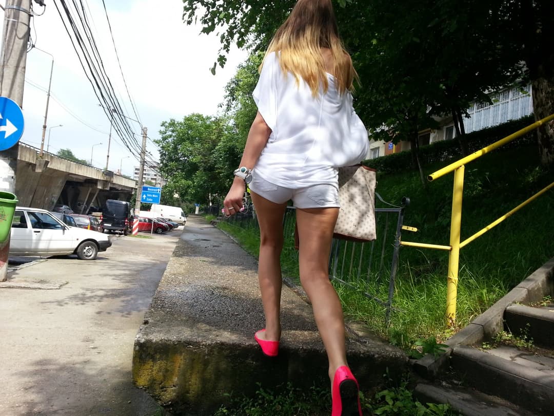 Teen babe in white shorts