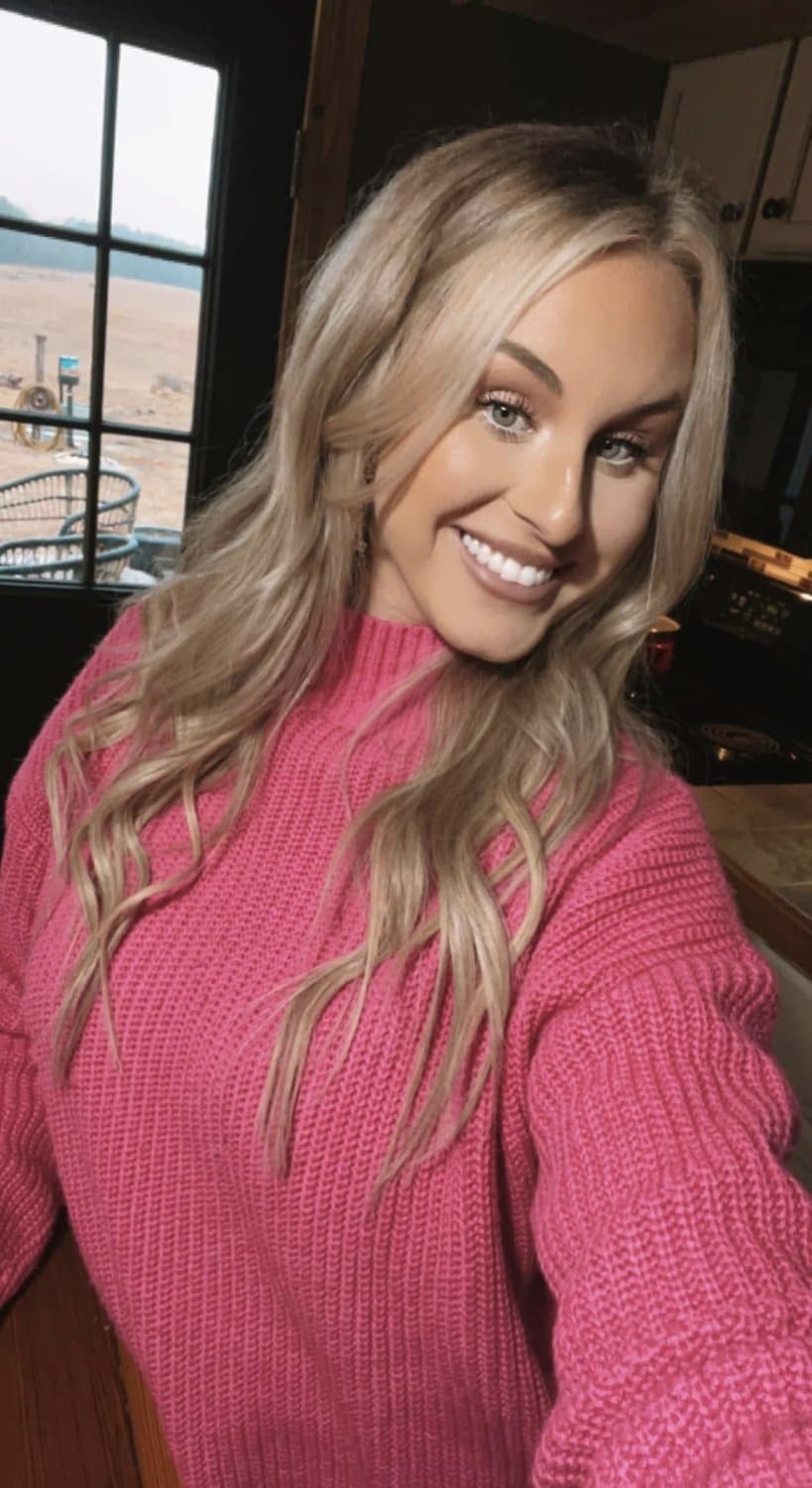 Blonde bop built for sniffing hood nigga ass