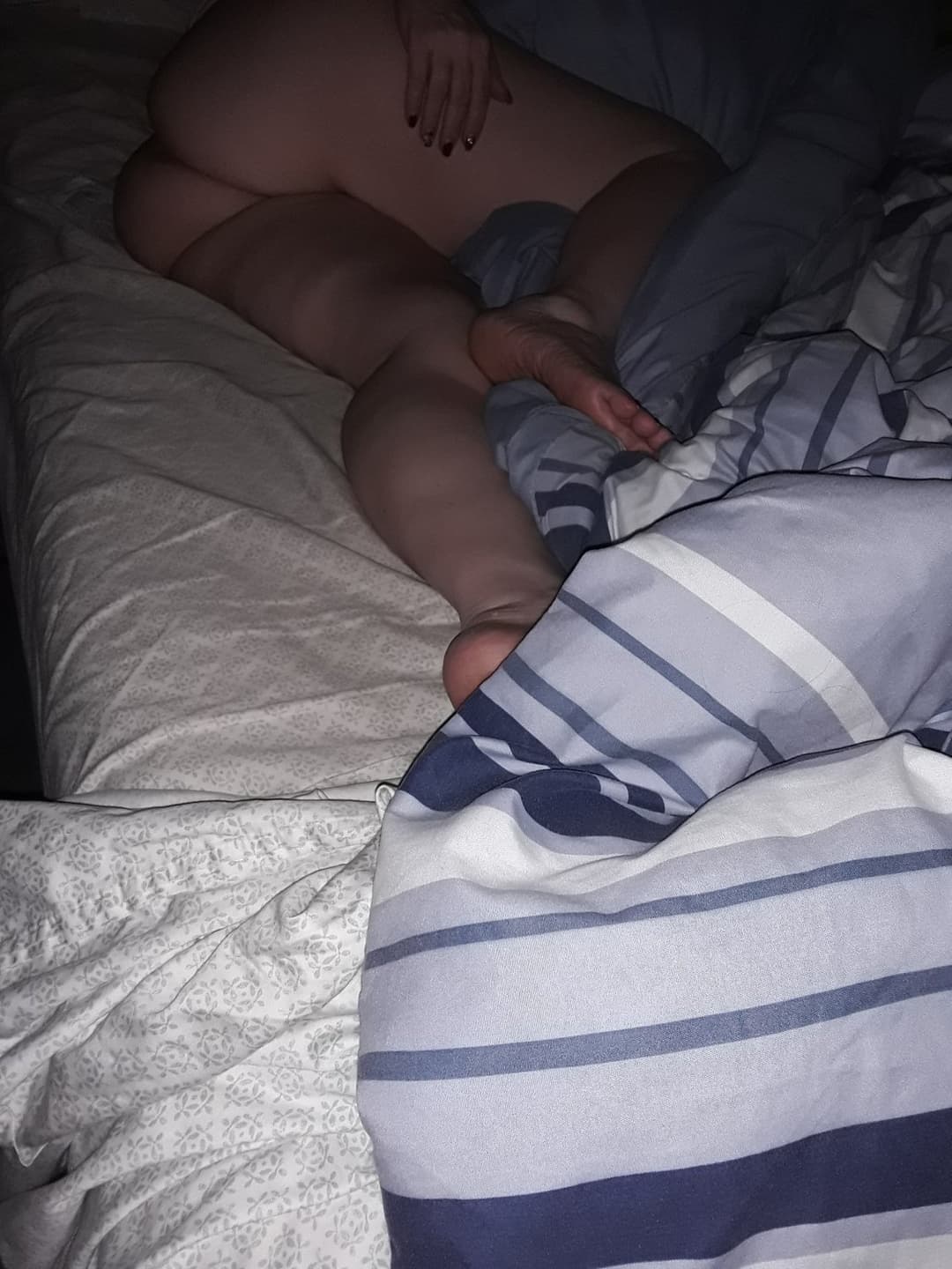 Horny Saturday from my Fat Wife. Another day to listen to her babble.