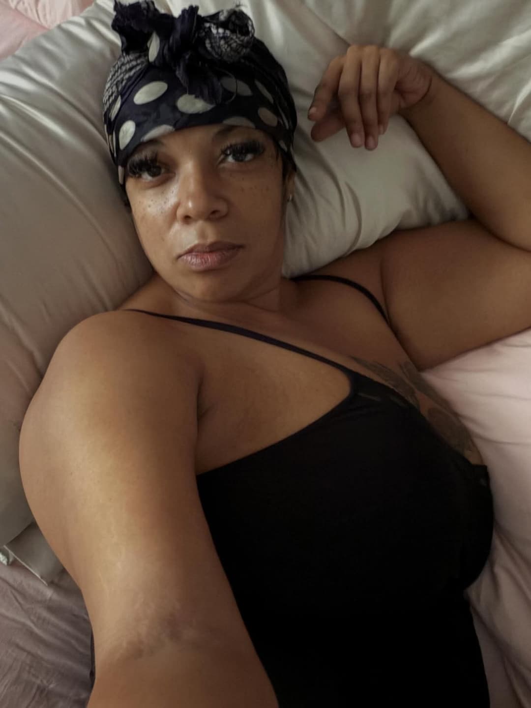 Click to view full size Redbone ebony auntie that got the if We go to the hotel we FUCKIN video & I would not pull out 134
