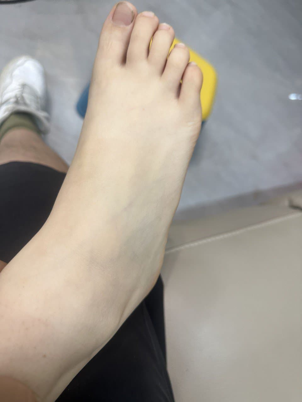 Asian shoes / feet & cum 3