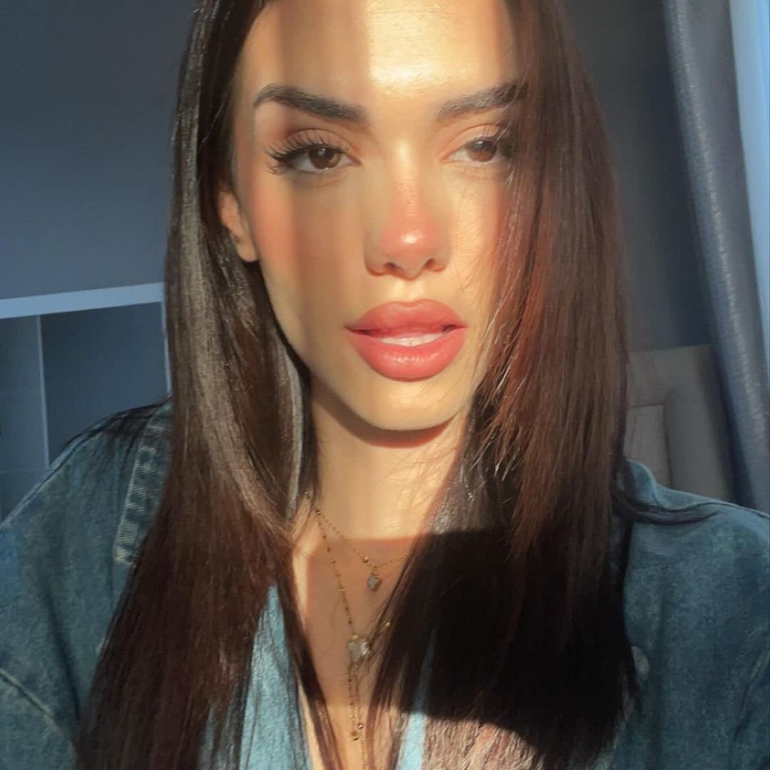 Leaked Stunning Teen Webslut Gets Pussy Pumped With Juice