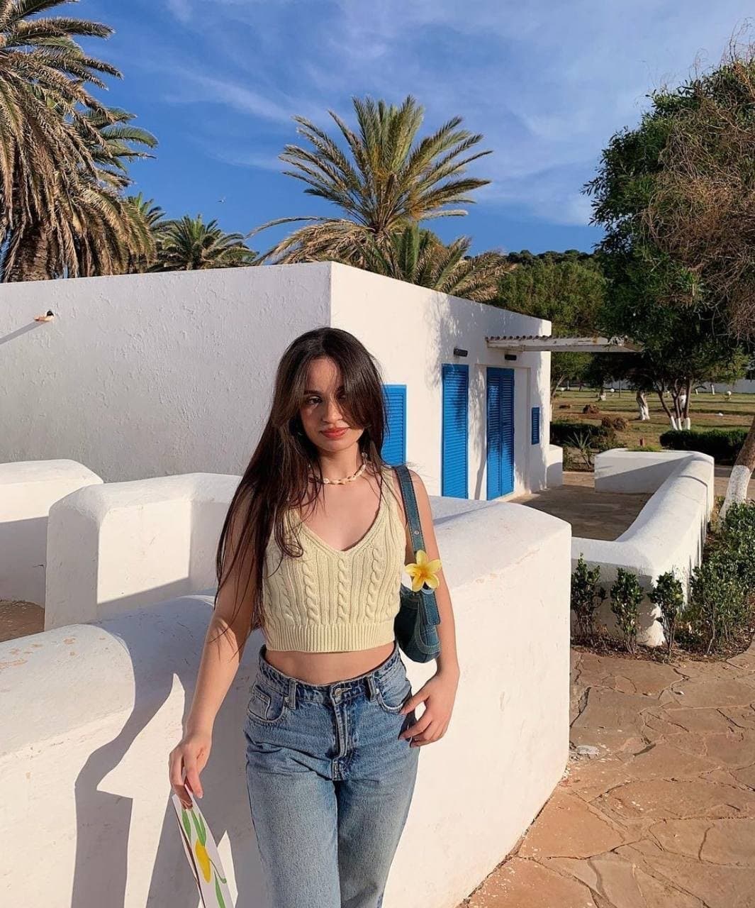 Click to view full size Algerian slut submitted