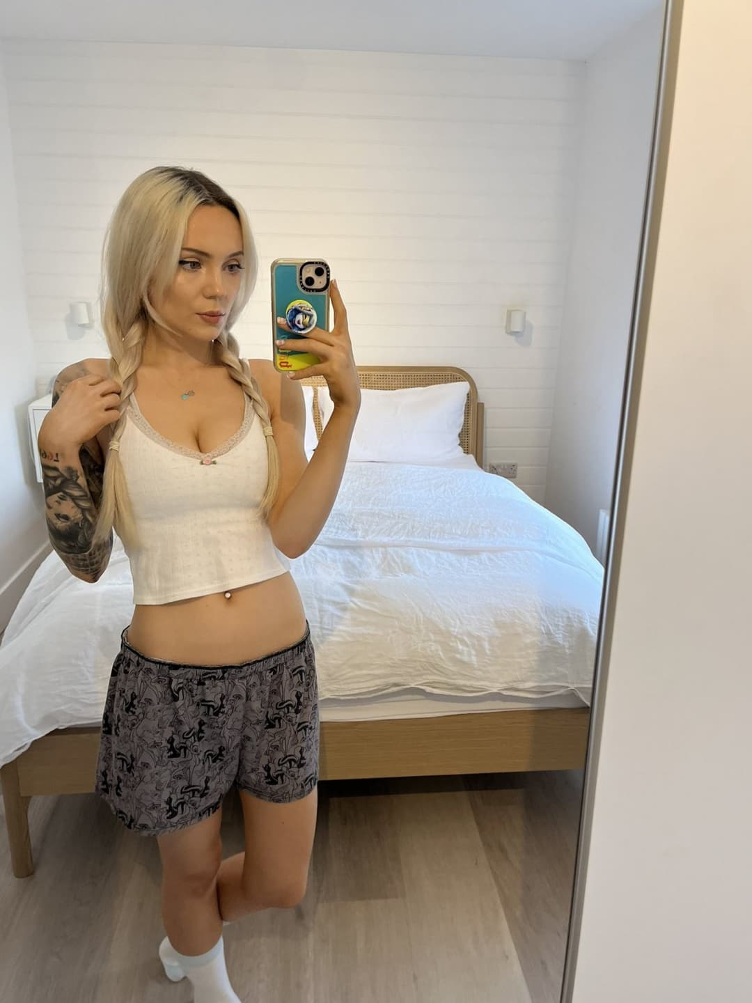 Click to view full size Hot Tiny Blonde Girl