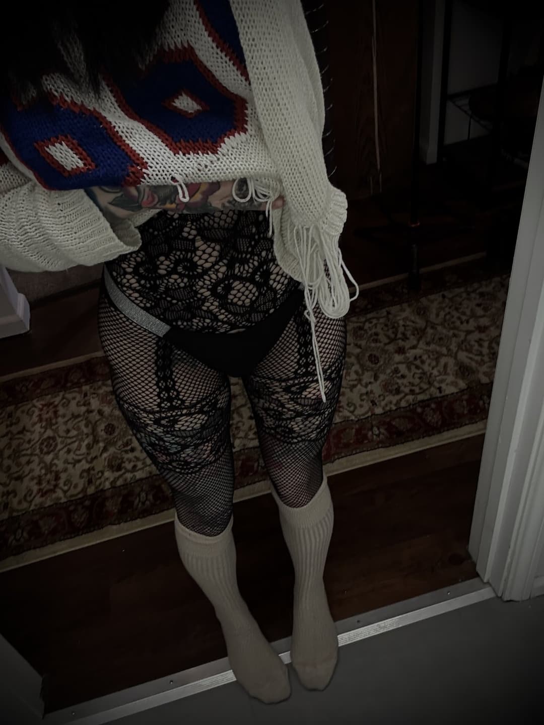 I didn’t lift my sweater for the weather… I lifted it for you