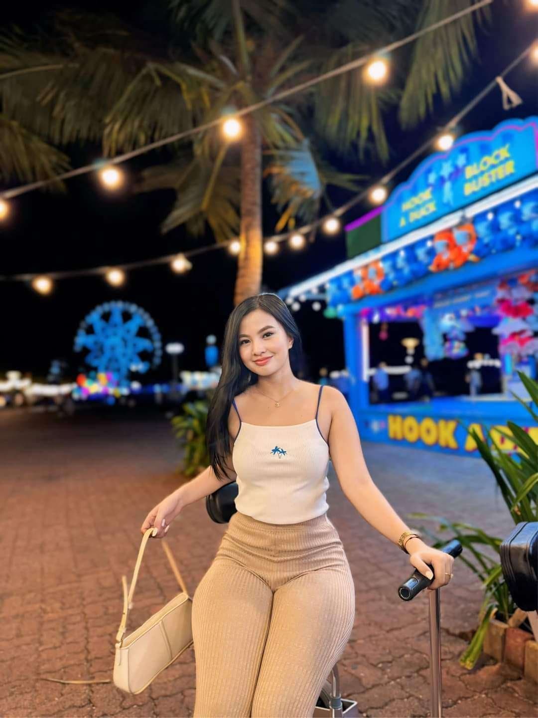 Kyla, 19 | Slim thick Asian babe shows off her curvy ass and hot tits