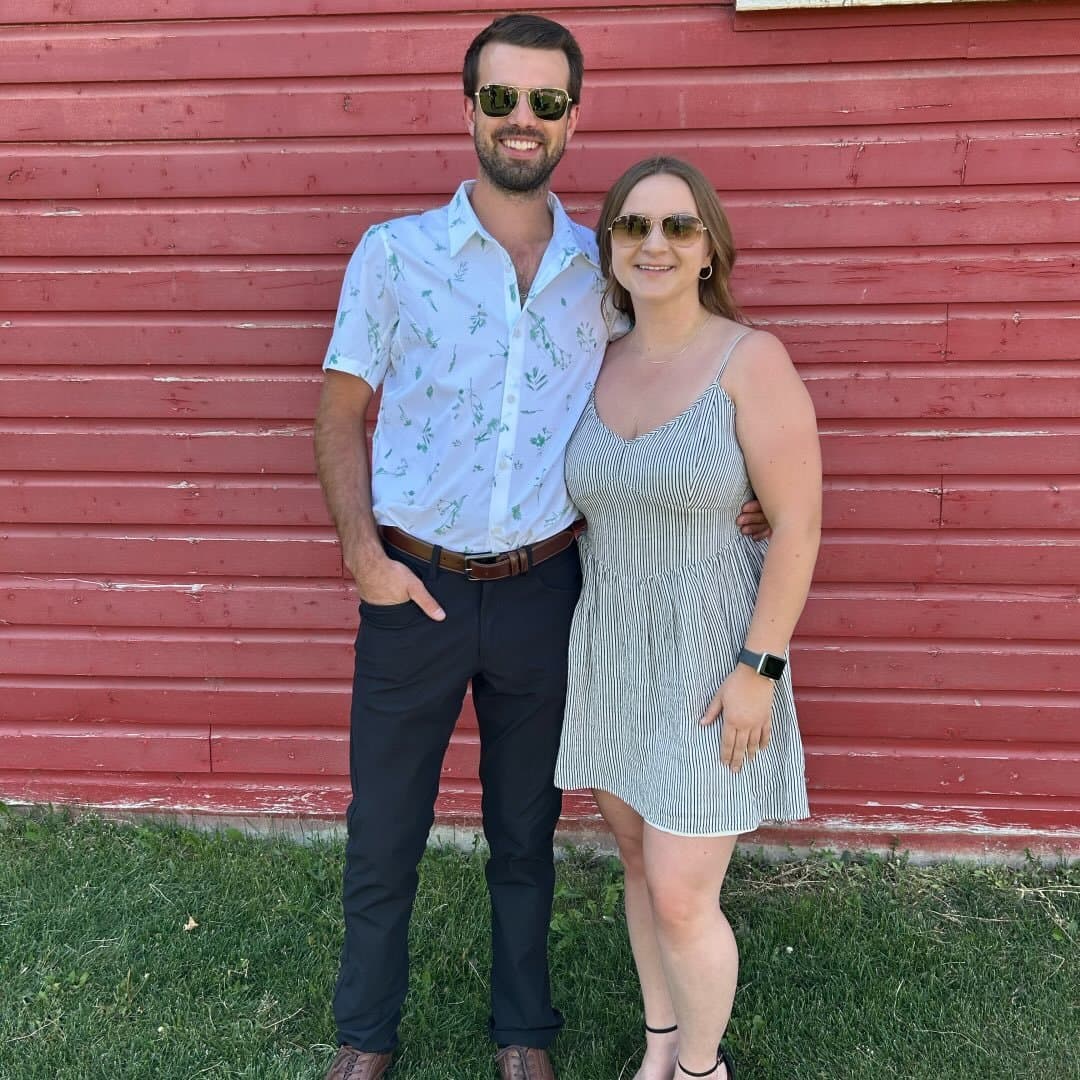 Canada - Rianne, thick ‘n busty country girl