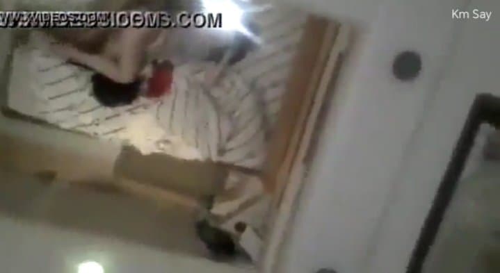 Esposa zorr4 infiel, contesta llamada mientras la están cul34ndo agunanta su gemido, d perr4 cock