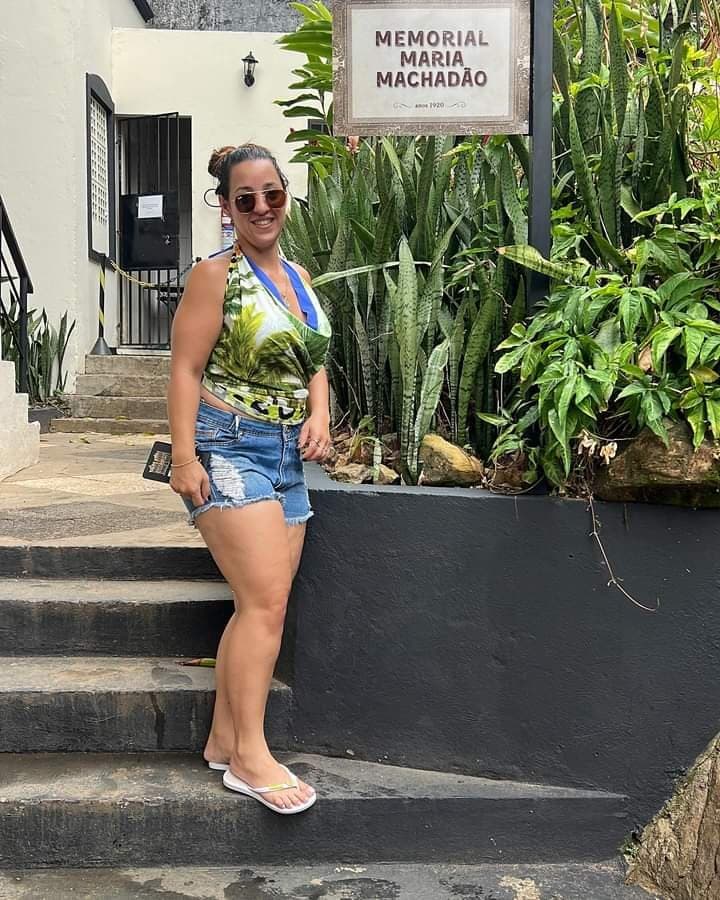 personal trainer casada deve cornear o marido ???