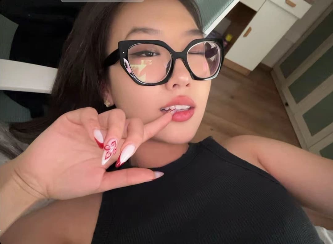 Asain slut wants you to cum on her tits or her face