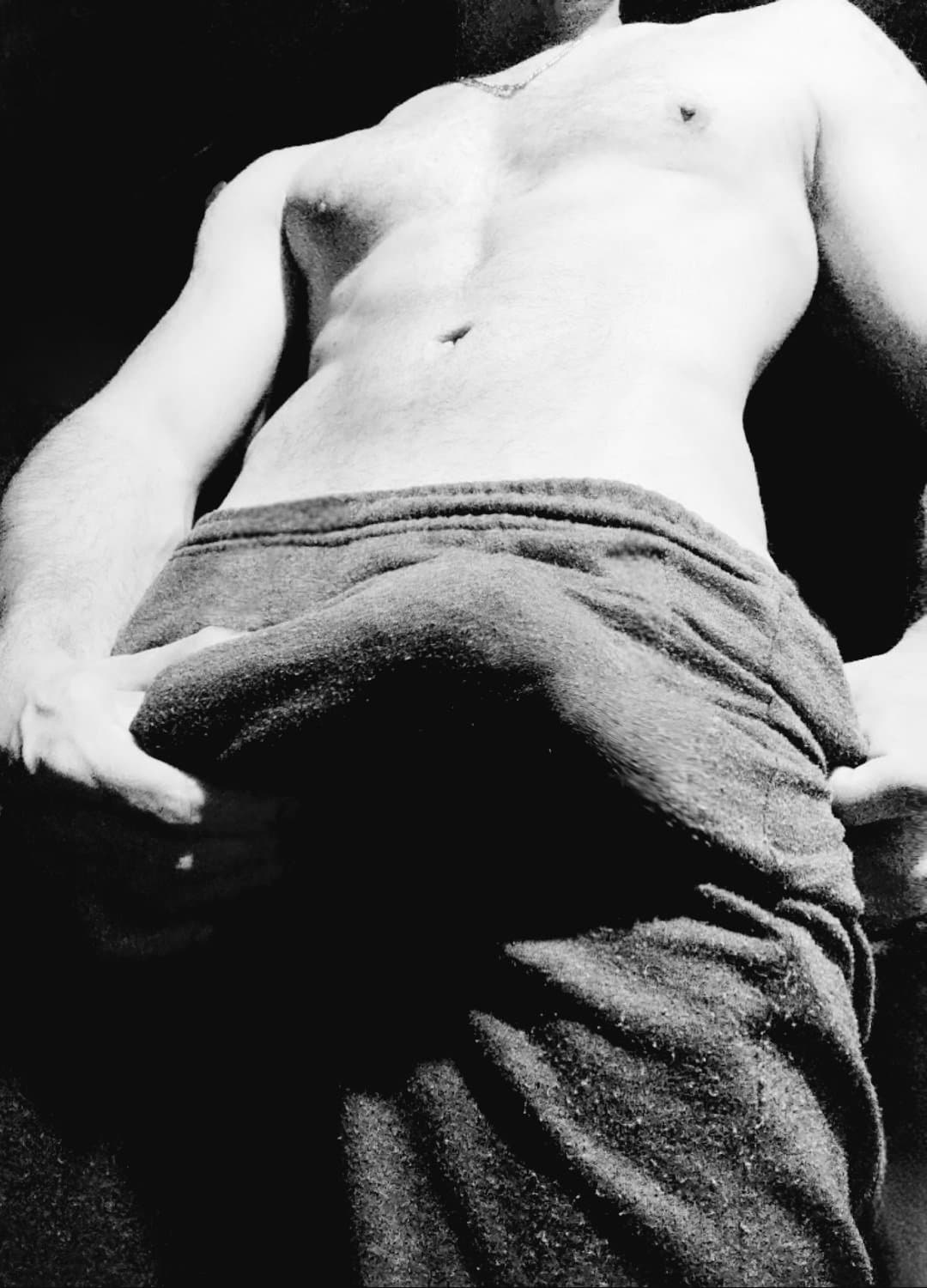 Miren mi gran pene, alguna mujer para intercambiar fotos?