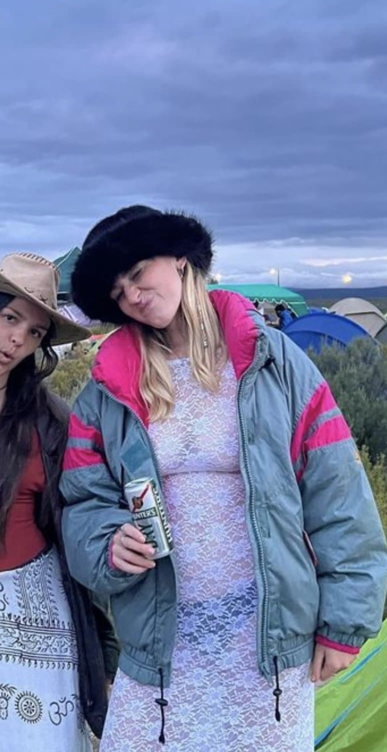 Tall blonde slut with mommy milkers sister with nice ass and biggertits ?