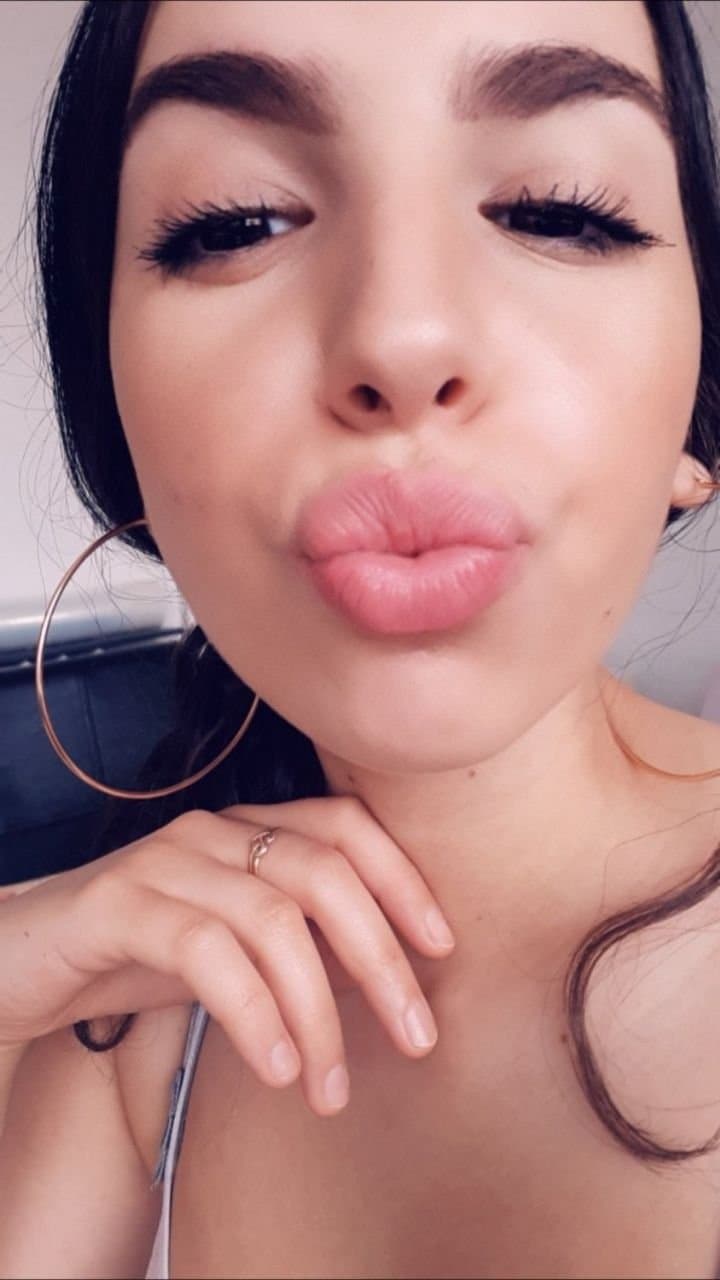 Best hijab whore you will ever see i hope anyone knows her name or anyting more form her