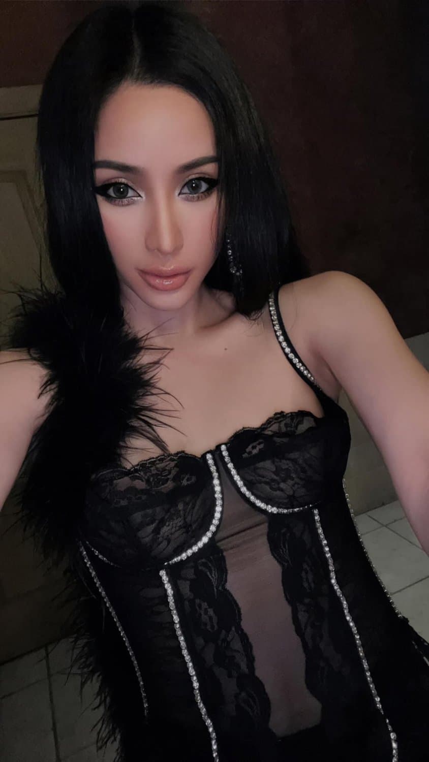 Single Mom Thuy Nhu Le. Beautiful Petite Vietnamese Babe. Gai Goi.