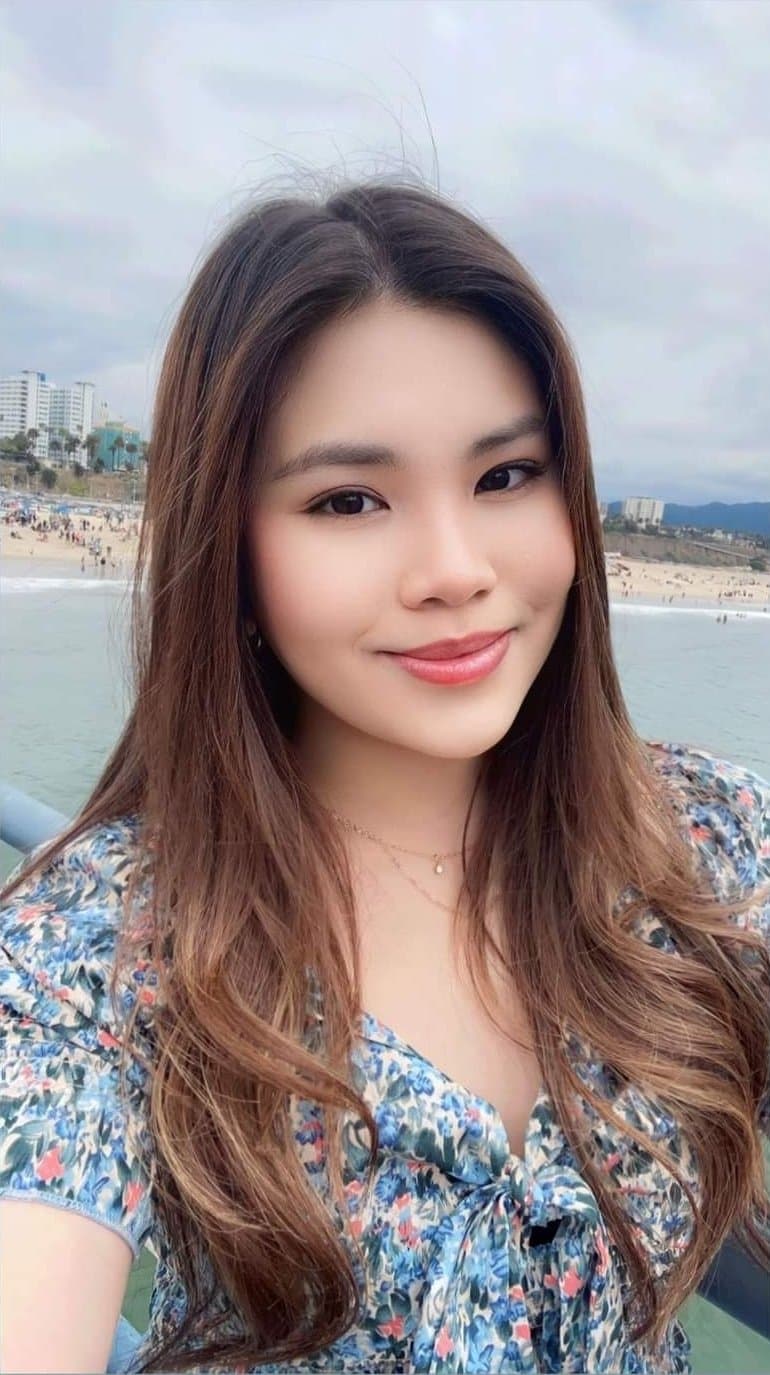 Click to view full size Filipina Asian slut show off her body on her socials for bbc and bwc and likes the attention