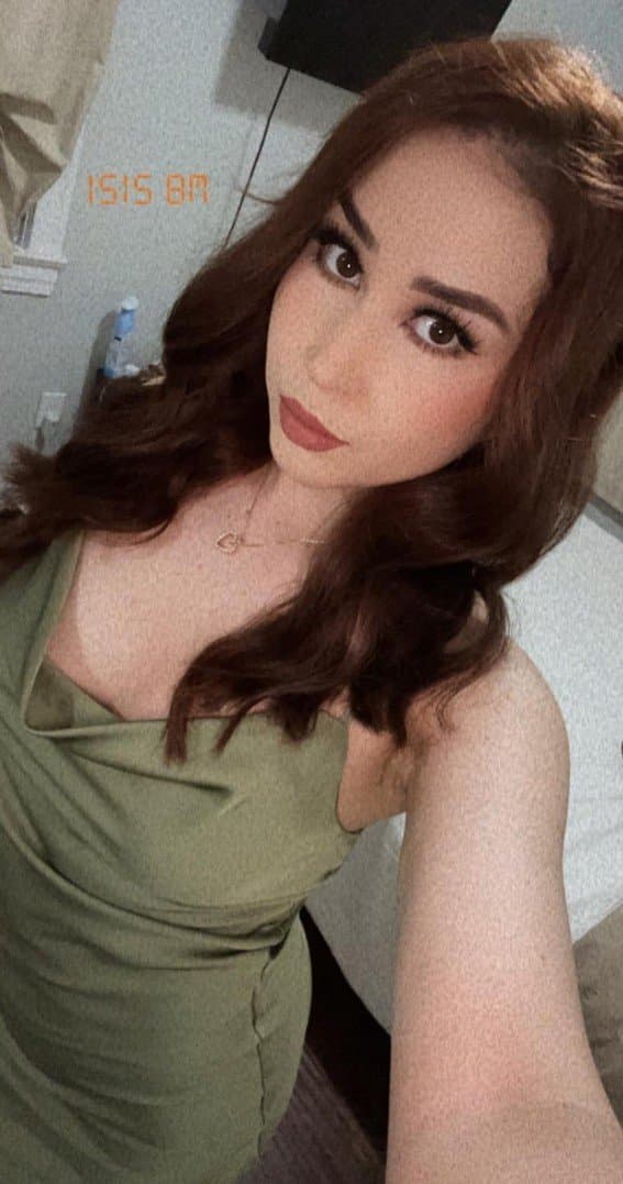 Click to view full size IG: Soy_Isisbm beautiful latina with perky tits and sexy feet