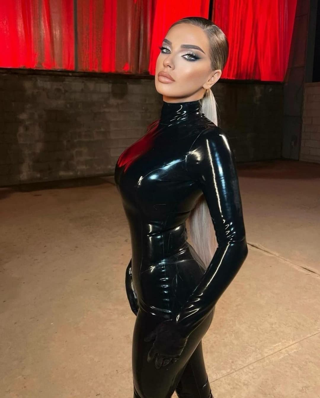 Click to view full size Sexy/Hot Women