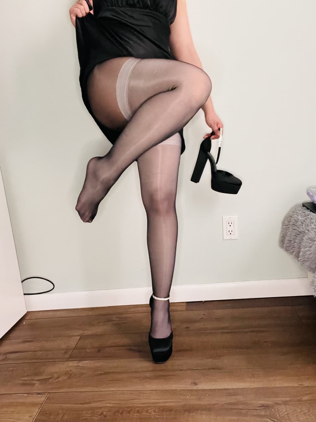 BBW In Pantyhose Masturbation