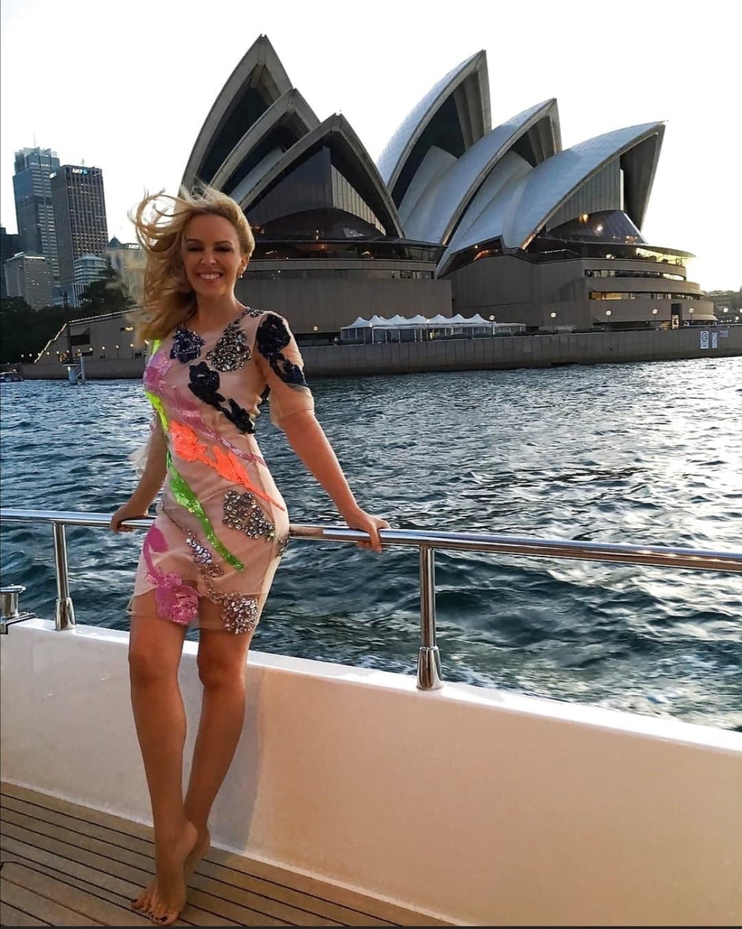 Kylie minogue, 1.)classic pics to jerk too ?? cum for kylie.