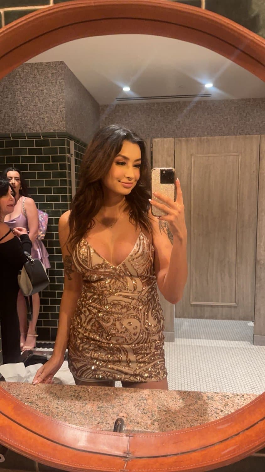 Mirror view of my natural curves