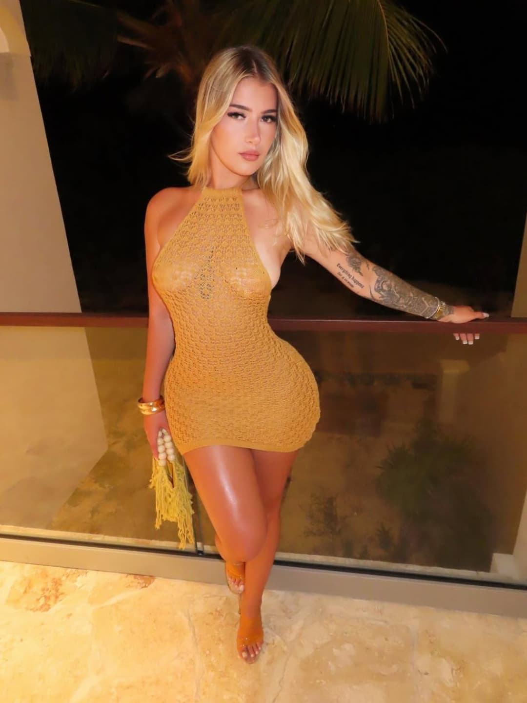 Viktoria, The Classy Gold Digger