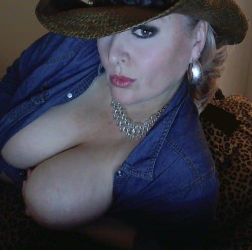 Gorgeous busty classy milf Anna