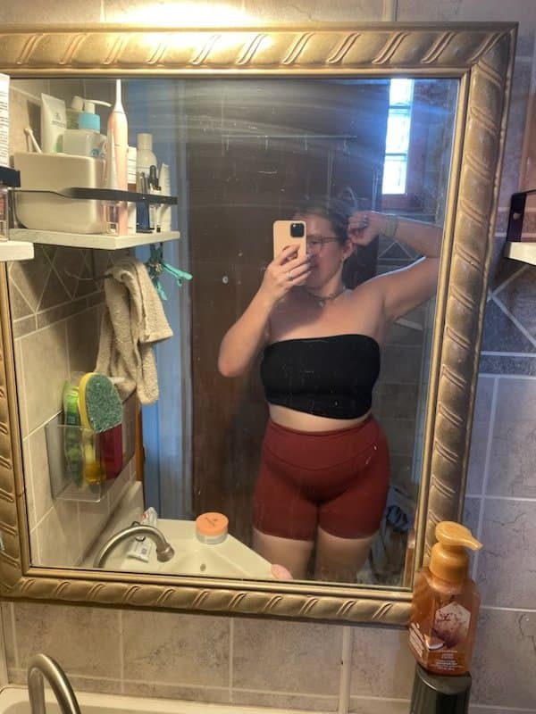 Flight attendant showing some thick blonde white babe action