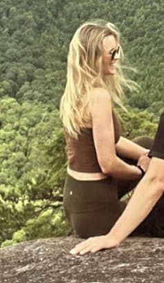 Ur moms body is so tight?I wanna rub my nuts on her!!