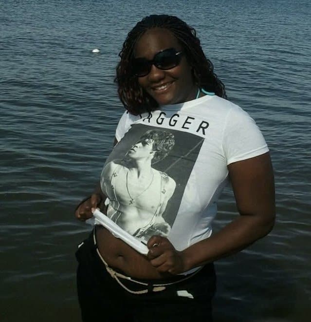 Re@ltor didn’t need the beads before showing her ebony titties & pantyless bottoms for the camera