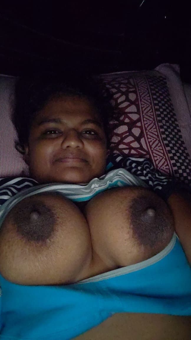 Famous Indian Webslut Likes to Show Off