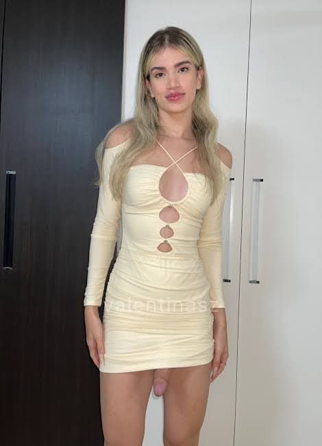 Dificil não homenagear tamanha uma trans tão bonita e gostosa