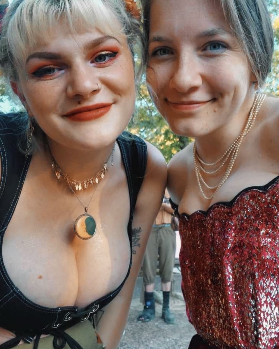 Click to view full size Fat Breasted Alt Girl