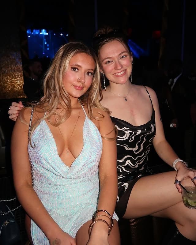 Sexy busty snowbunny teen Peyton