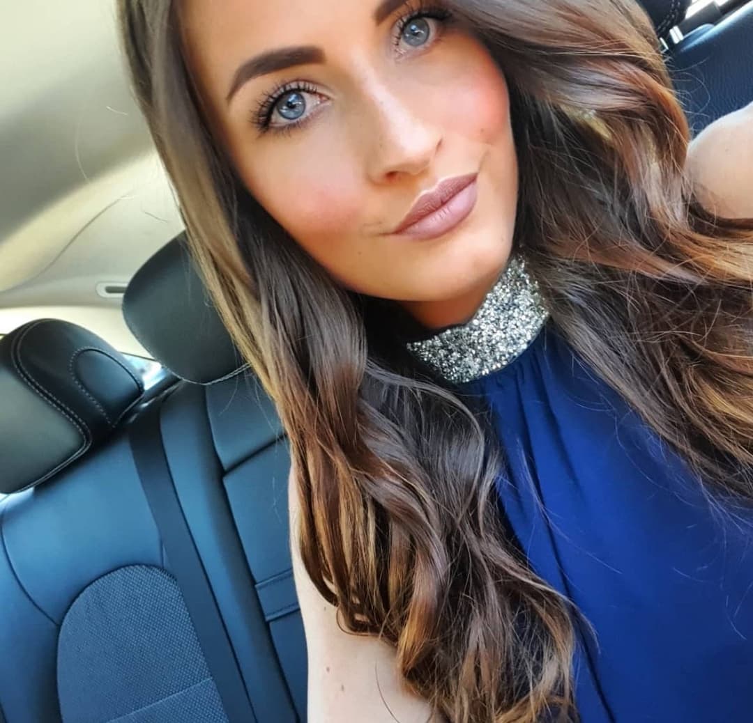 Hot german wife Elisa showed off at the beach