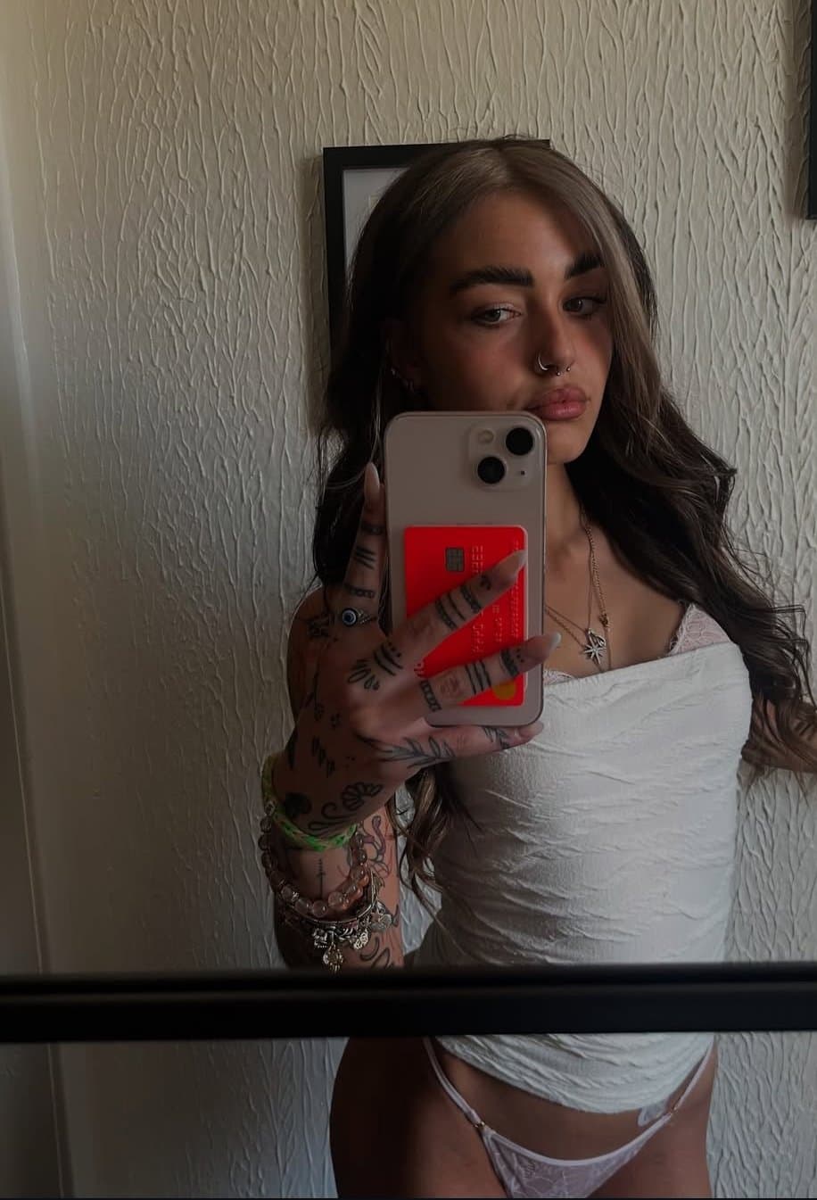 Slutty ALT Scotish Babe Smoke Nude