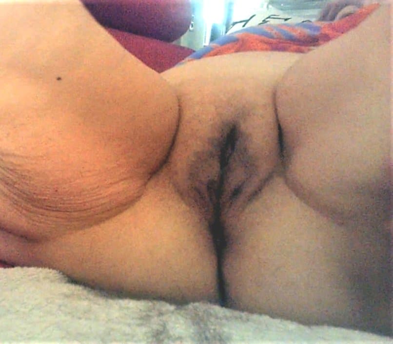 Amateur wifes spread (my wifes cunt is there also).